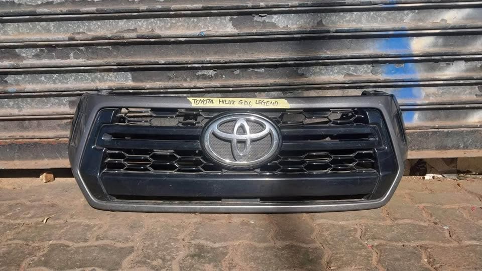 Toyota Hilux GD6 LEGEND 50 grille - Private Seller Toyota Hilux GD6 LEGEND 50 grille - Private Seller