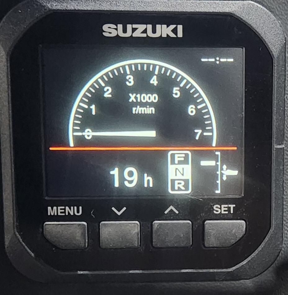 CLASSIC 230 ON TRAILER 300 HP SUZUKI 4 STROKE 2024 MODEL 19 HOUR
