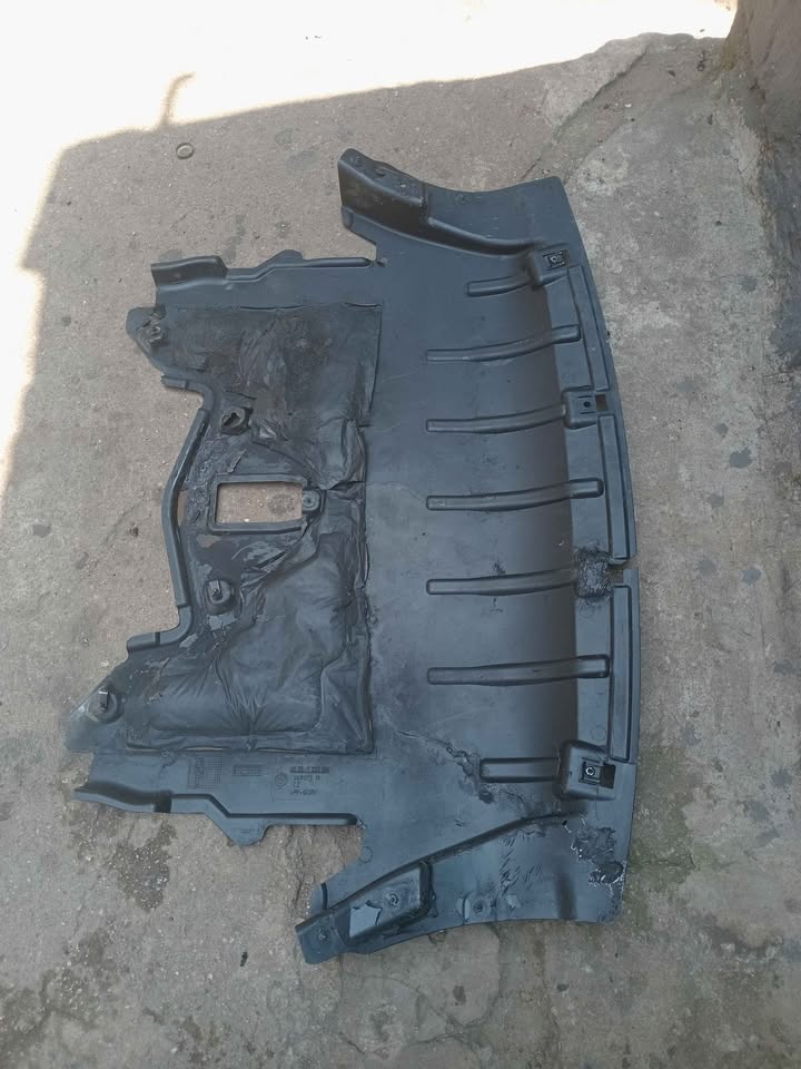 ENGINE SPLASH COVER FOR BMW E70 X5 MODELS - Private Seller