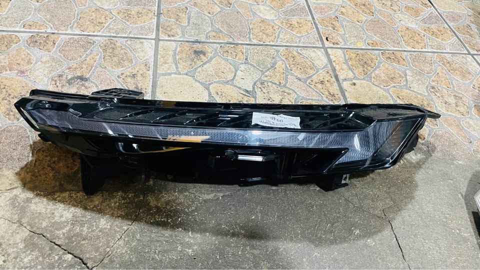 Omoda C5 DRL headlight - Private Seller Omoda C5 DRL headlight - Private Seller