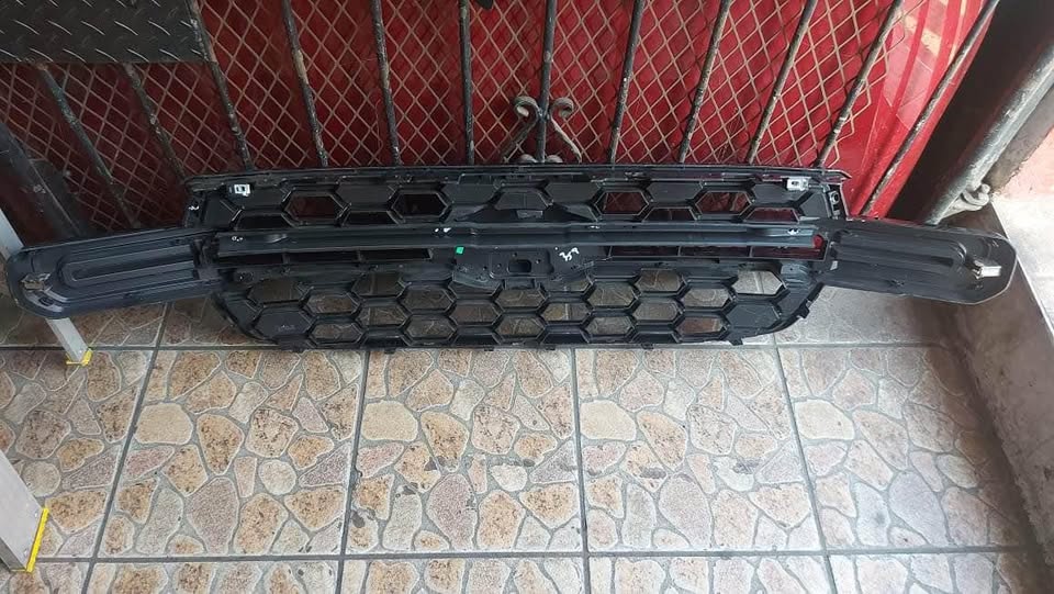 FORD RANGER T9 grille - Private Seller FORD RANGER T9 grille - Private Seller