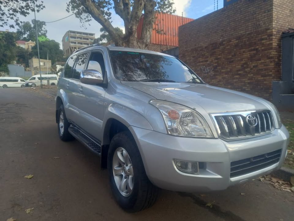 2007 TOYOTA LAND CRUISER PRADO V6 4.0 PETROL, AUTOMATIC 4X4, SILVER, 195000KM