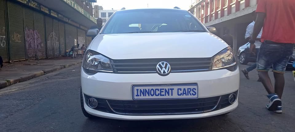 USED 2014 VW POLO VIVO 1.6 MAXX  FSH, MANUAL, WHITE COLOUR