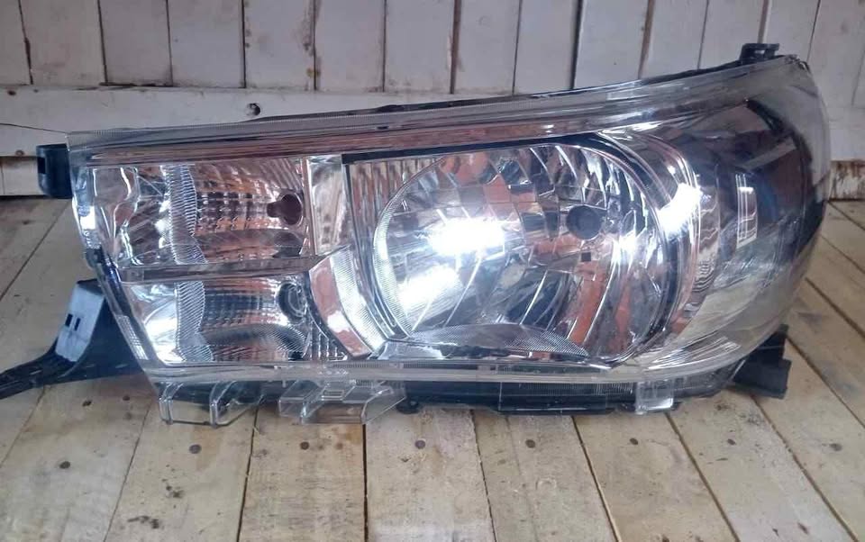 Toyota hilux Gd6 lhs headlight - Private Seller Toyota hilux Gd6 lhs headlight - Private Seller