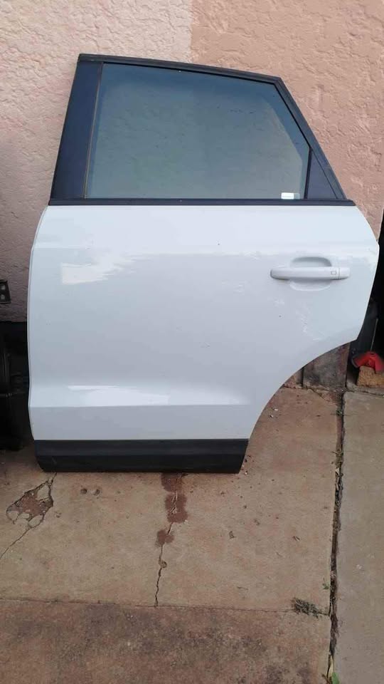 Audi Q3 complete left rear door - Private Seller Audi Q3 complete left rear door - Private Seller