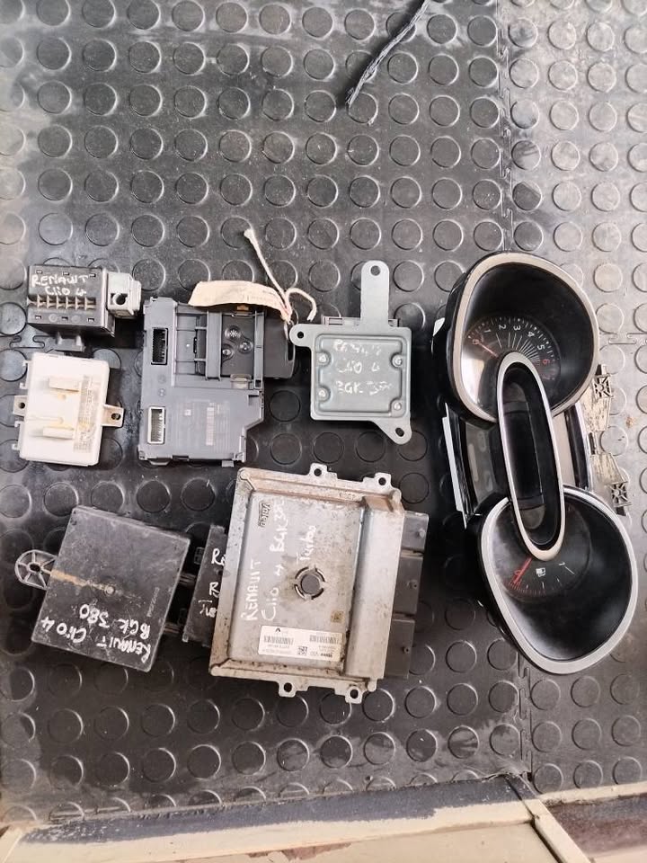 Renault clio 4 lockset - Private Seller Renault clio 4 lockset - Private Seller