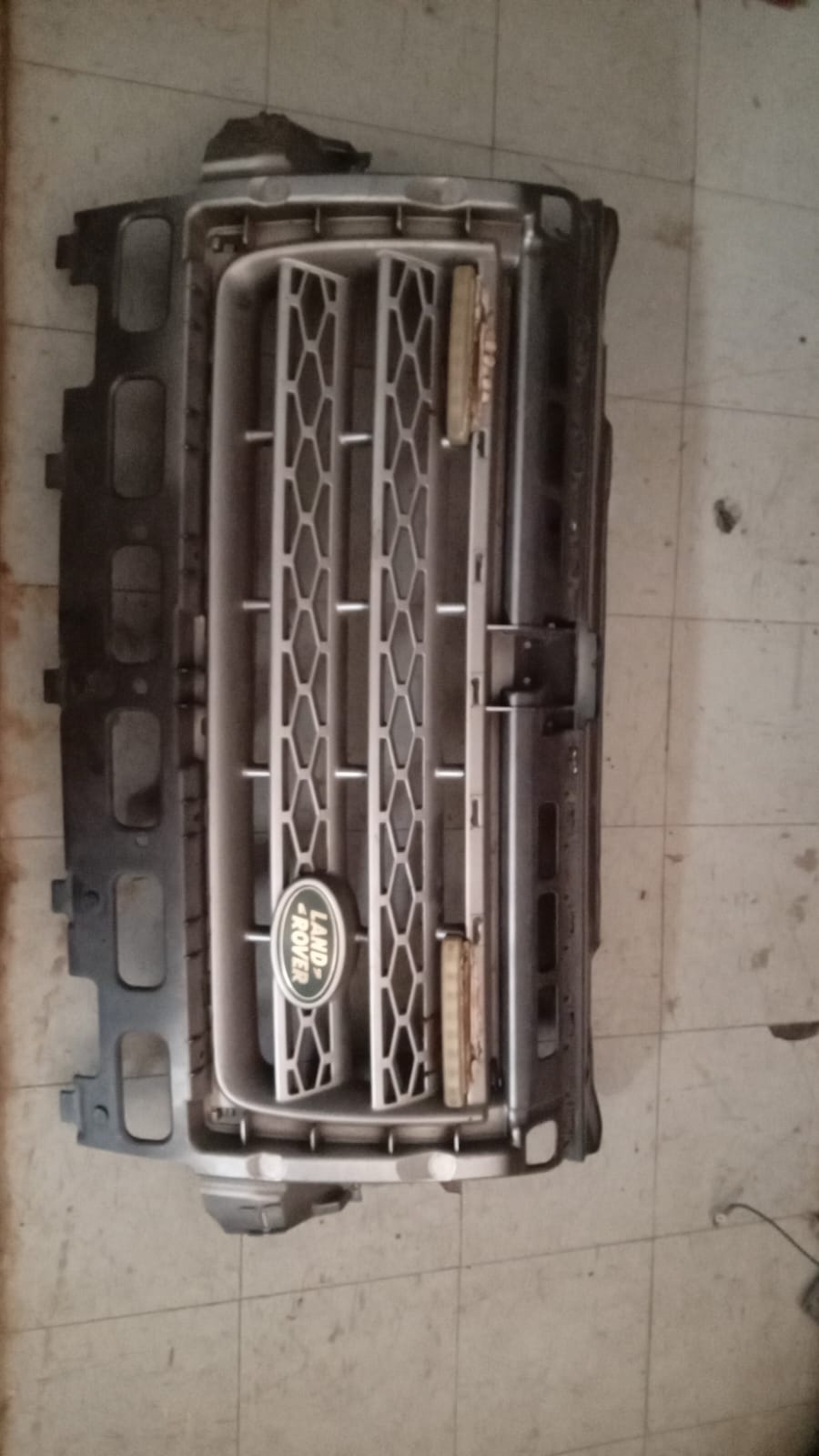 LAND ROVER FREELANDER 2 AUTOMOTIVE MAIN ENGINE FRONT RADIATOR GRILLE 2004 - 2010 - Private Seller LAND ROVER FREELANDER 2 AUTOMOTIVE MAIN ENGINE FRONT RADIATOR GRILLE 2004 - 2010 - Private Seller