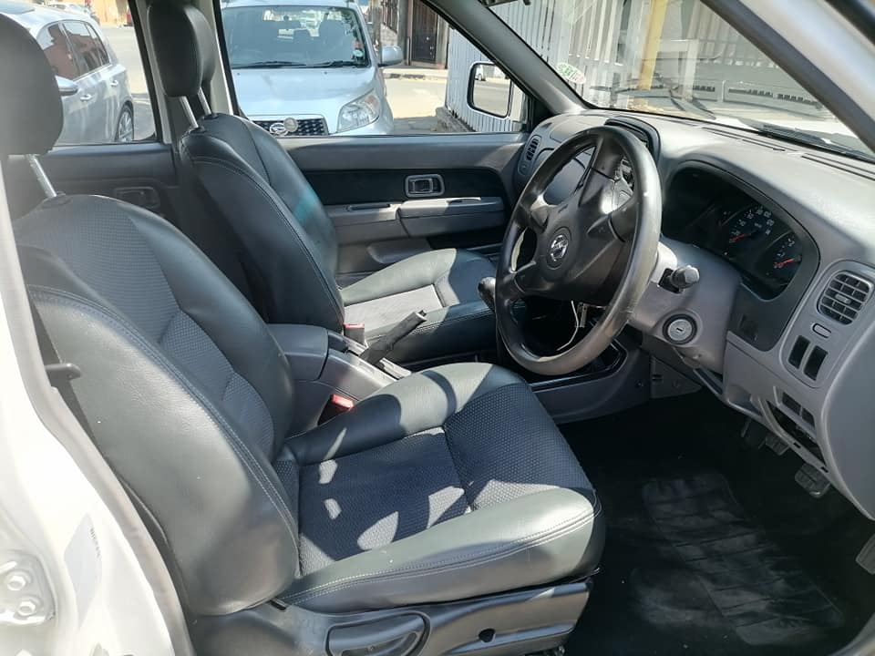 2015 Nissan Np300 Hardbody Double Cab Bakkie