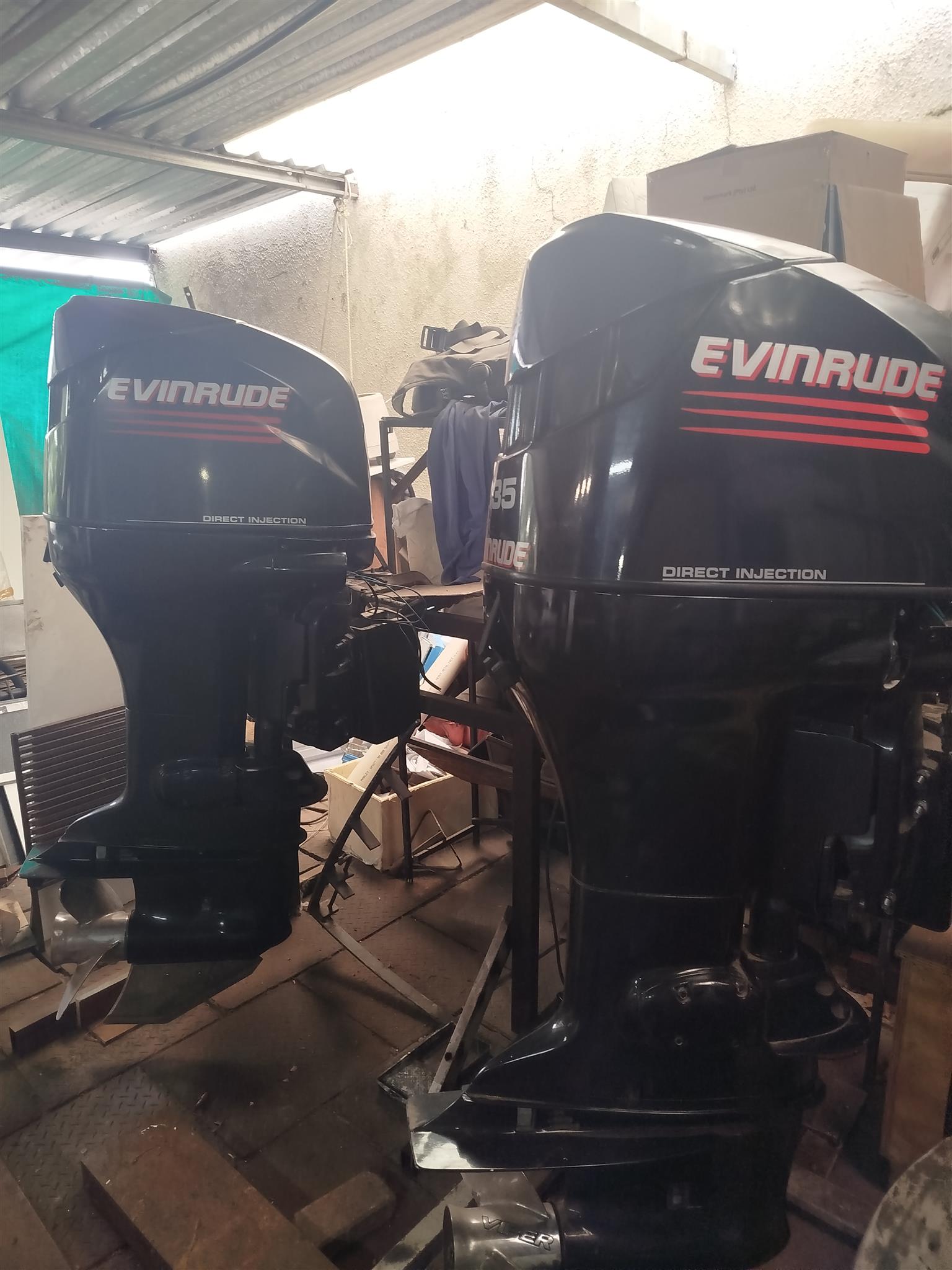 Twin Evinrude 135 v6 DI Twin Evinrude 135 v6 DI