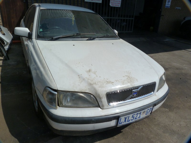 Volvo S40 2.0 Manual White - 2000 STRIPPING FOR SPARES - Private Seller Volvo S40 2.0 Manual White - 2000 STRIPPING FOR SPARES - Private Seller