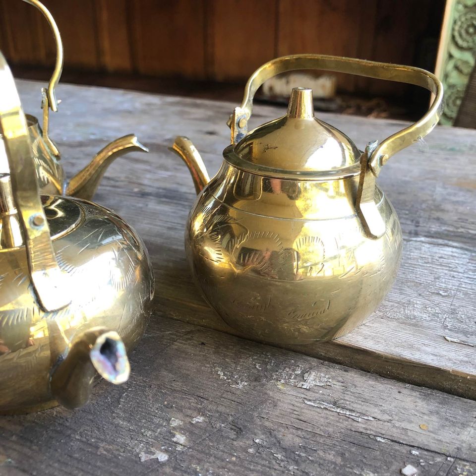 Set of 3 small brass Vintage tea pots from the 1960s