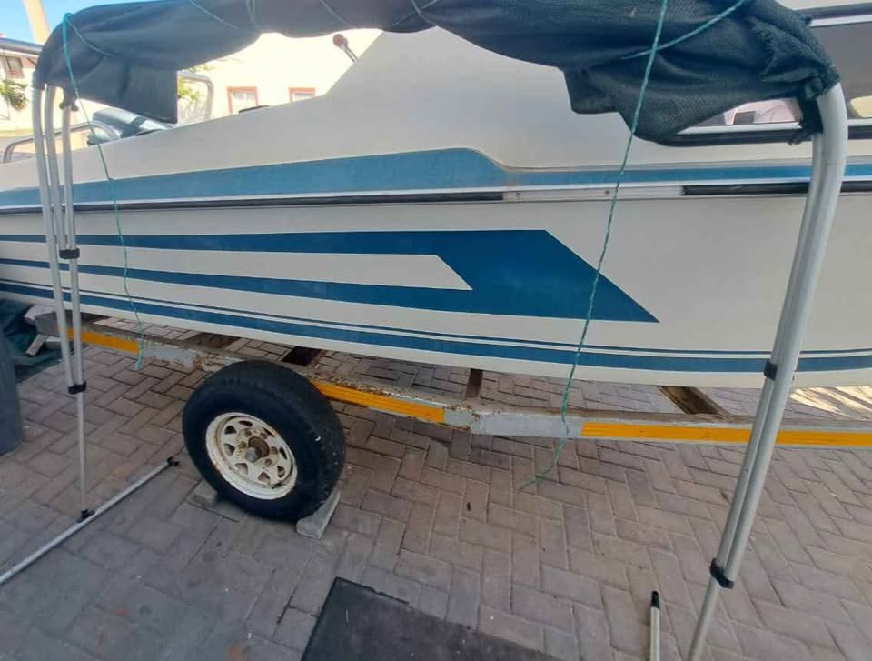 Boat for Sale, Flamingo 17ft Twin 60hp Yamaha Motors - Started, Needs Finishing