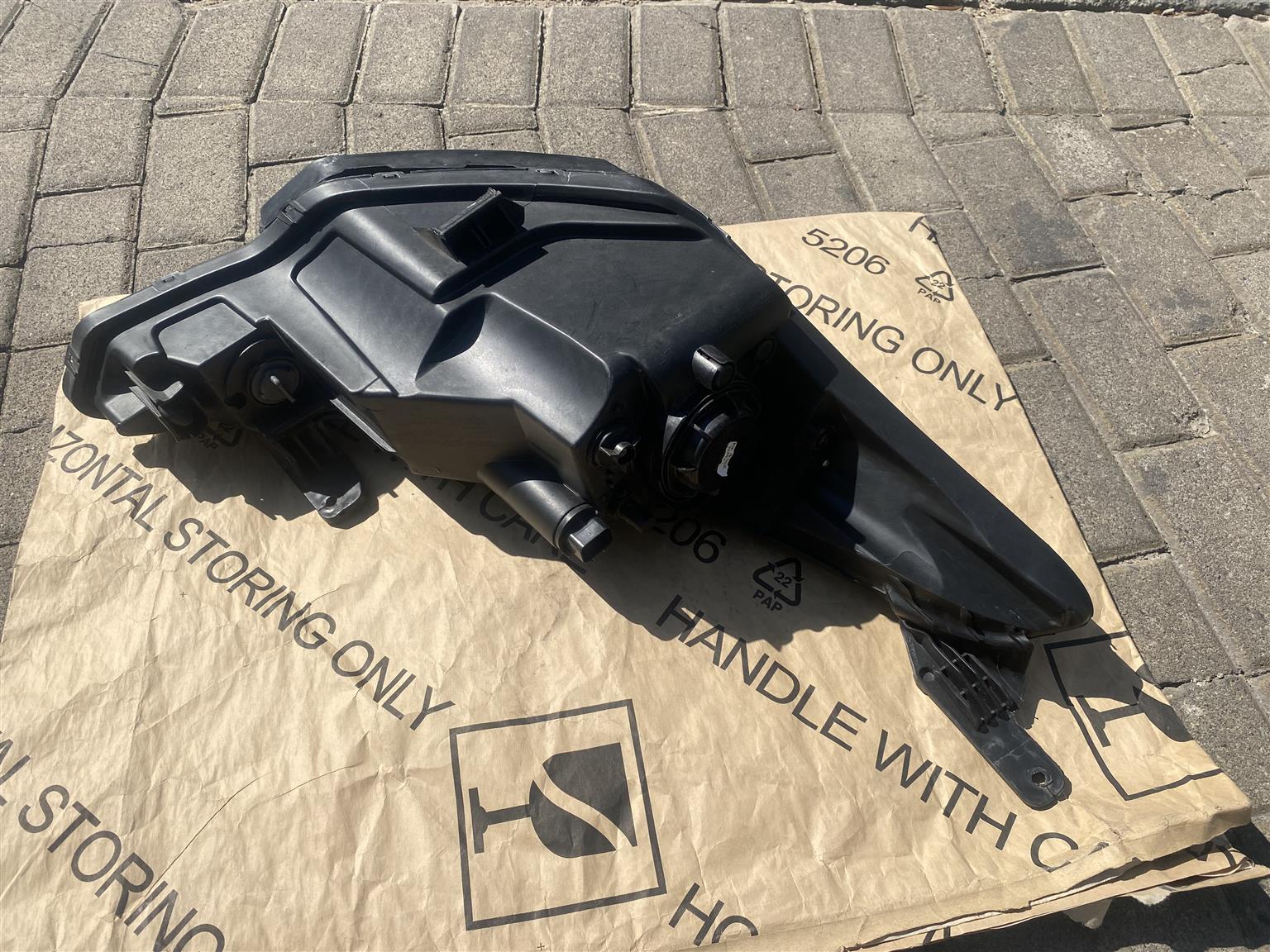 2019 HYUNDAI I20 HEADLIGHT LEFT SIDE FOR SALE. IN PRISTINE CONDITION - Private Seller 2019 HYUNDAI I20 HEADLIGHT LEFT SIDE FOR SALE. IN PRISTINE CONDITION - Private Seller