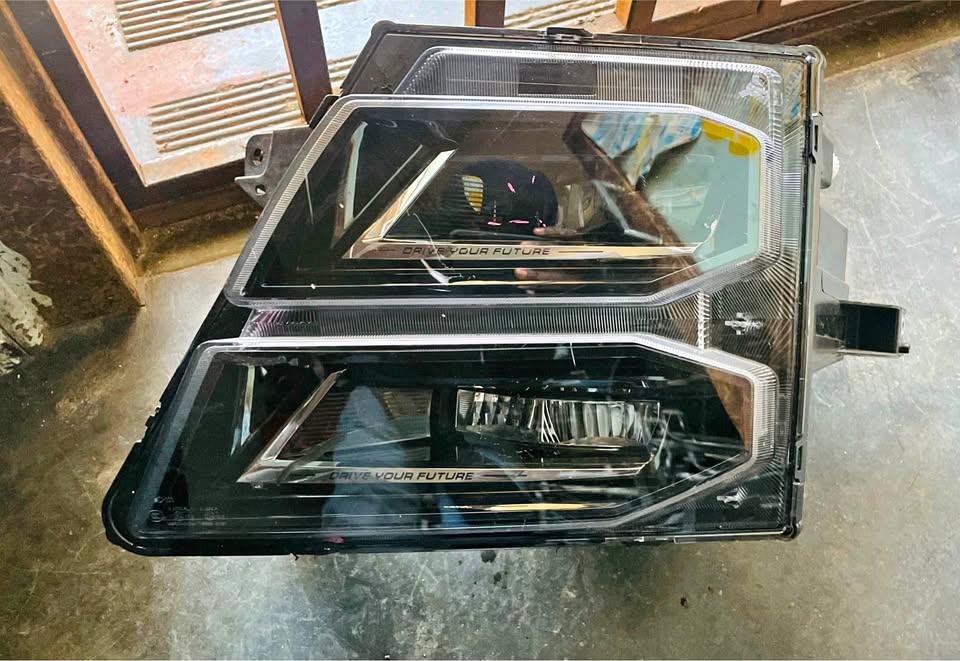 Chery Jetour Dasheng headlight - Private Seller Chery Jetour Dasheng headlight - Private Seller