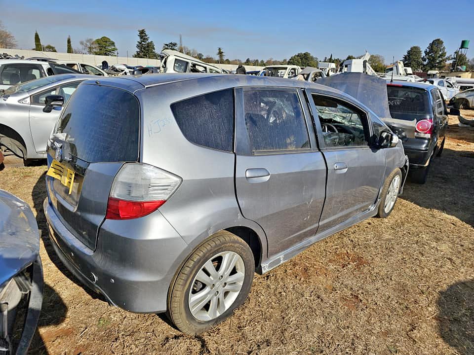Honda Jazz Stripping for Spares - Private Seller Honda Jazz Stripping for Spares - Private Seller