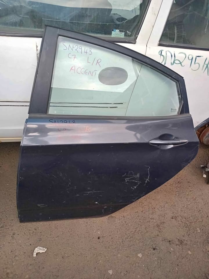 2011 to 2019 Hyundai accent L/R door for sale WhatsApp or cell - Private Seller