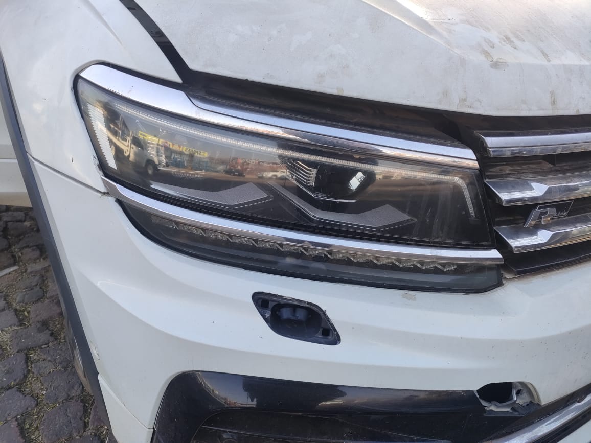 VW TIGUAN R-LINE 2018 XENON HEADLIGHTS FOR SALE - Private Seller