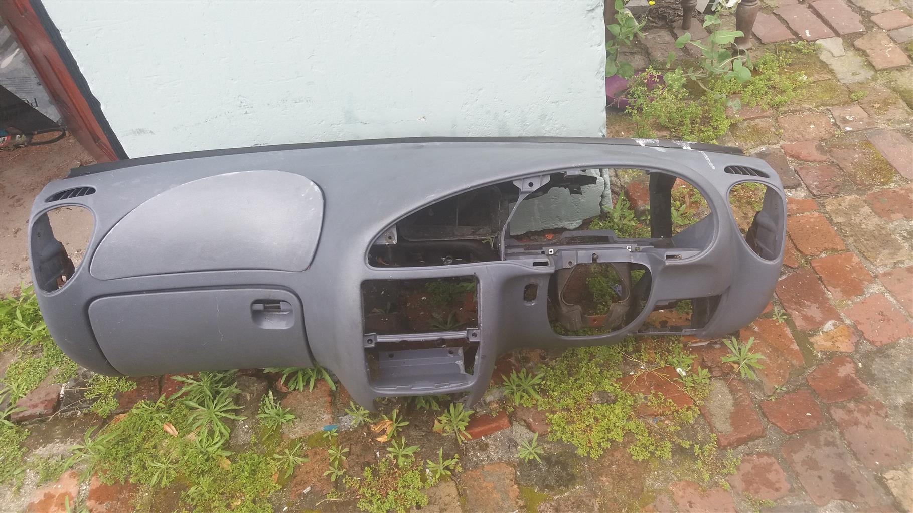 Ford fiesta Dashboard for sale no cracks - Private Seller Ford fiesta Dashboard for sale no cracks - Private Seller