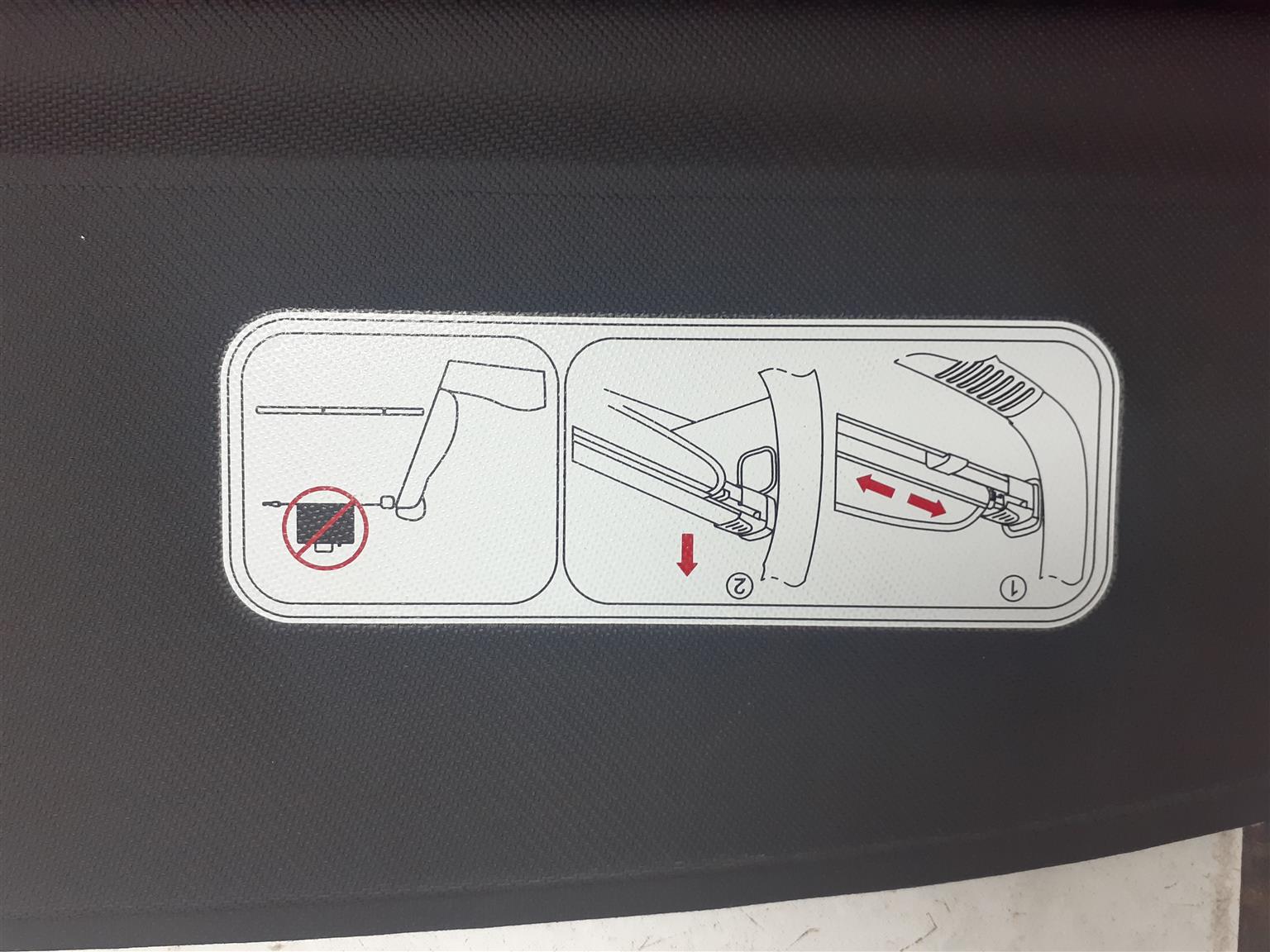 Hyundai Tucson retractable parcel cover - Private Seller