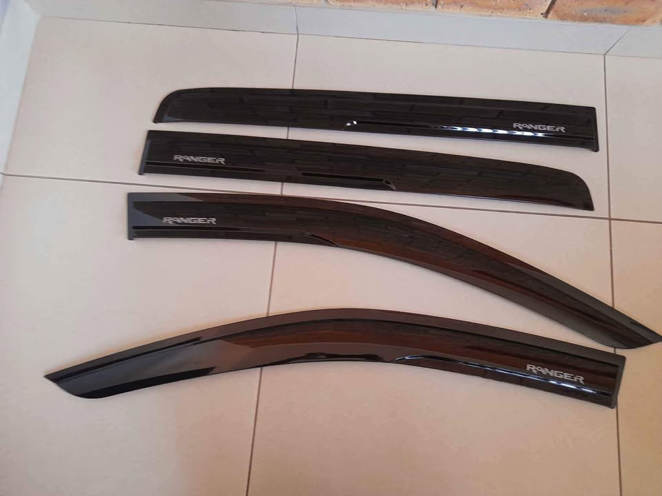 Ford Ranger T6/T7/T8 (12-21) Double-Cab Windshields Black type for sale - Private Seller