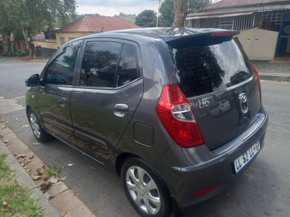 2014 HYUNDAI i10 1.1 Petrol, MANUAL  , Grey, . Full service history