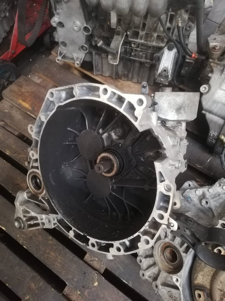 VOLVO S60 MANUAL GEARBOX FOR SALE - Private Seller