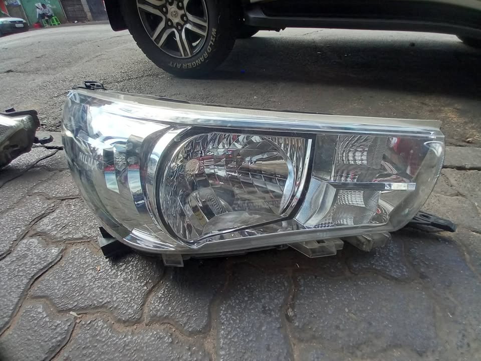 Toyota hilux GD6 Right Hand Side Headlight - Private Seller