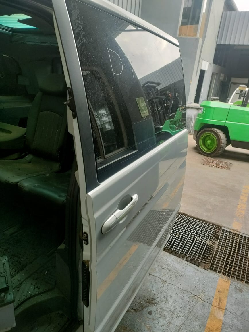 Mercedes Benz Viano CDI V6 sliding doors for sale Junk Mail