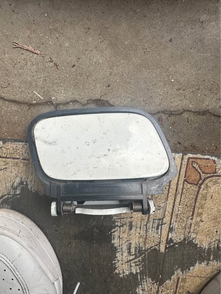 Audi a4 tow cover - Private Seller Audi a4 tow cover - Private Seller