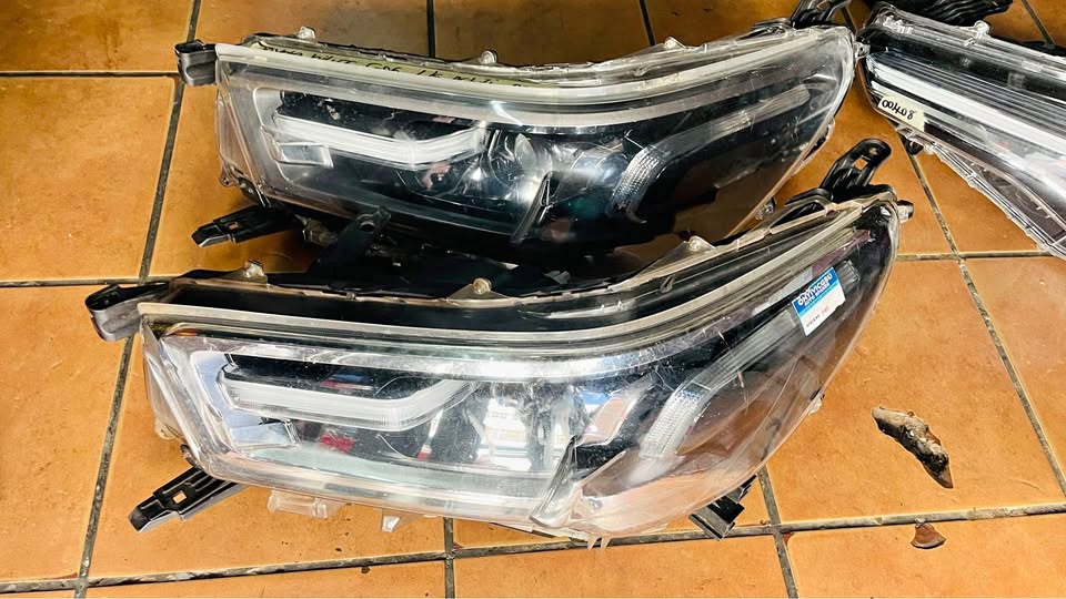 TOYOTA HILUX GD6 LEGEND 50 LED HEADLIGHTS - Private Seller TOYOTA HILUX GD6 LEGEND 50 LED HEADLIGHTS - Private Seller