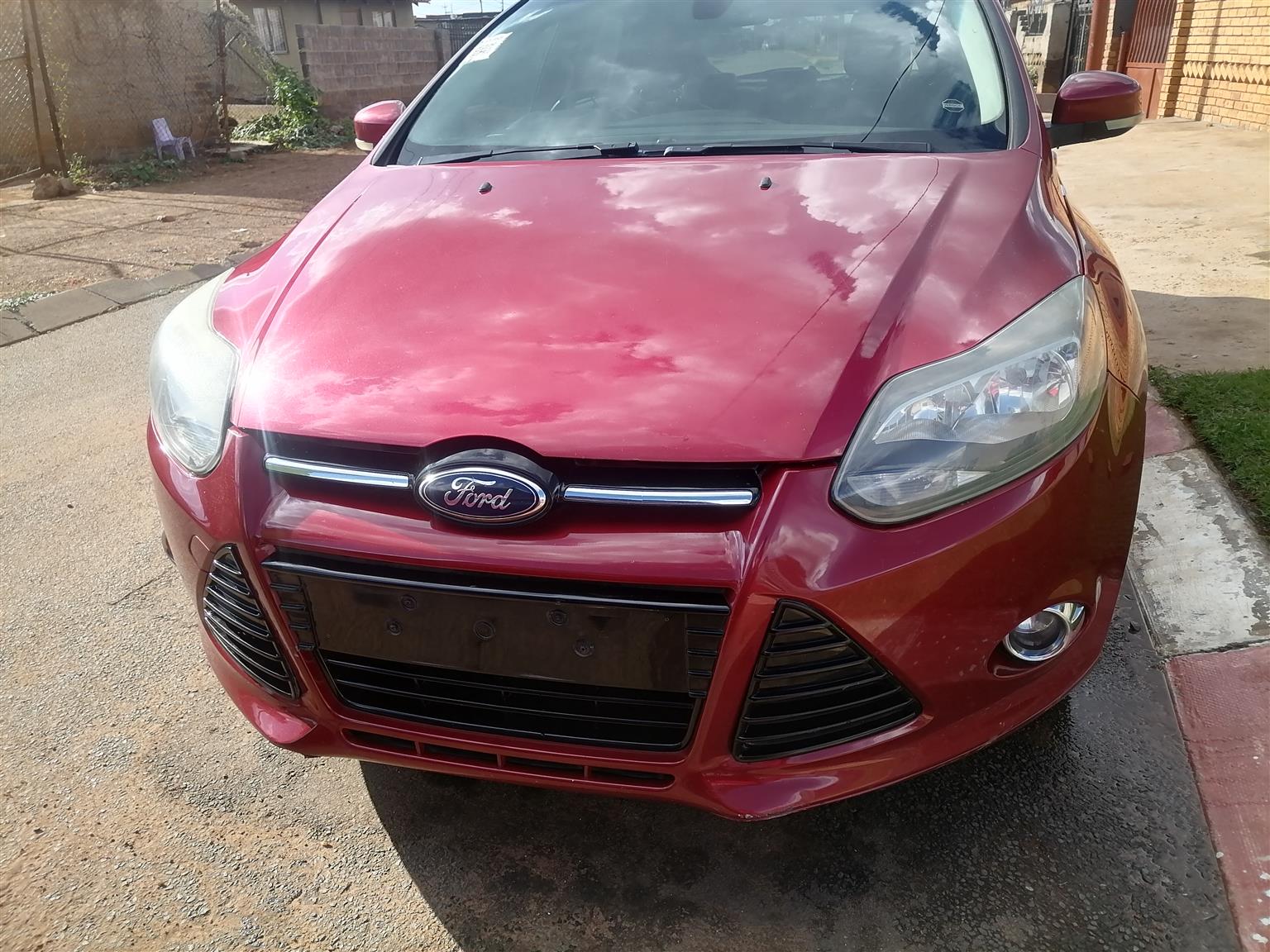 Used 2014 Ford Focus 2.0 4-door Si - Private Seller Used 2014 Ford Focus 2.0 4-door Si - Private Seller