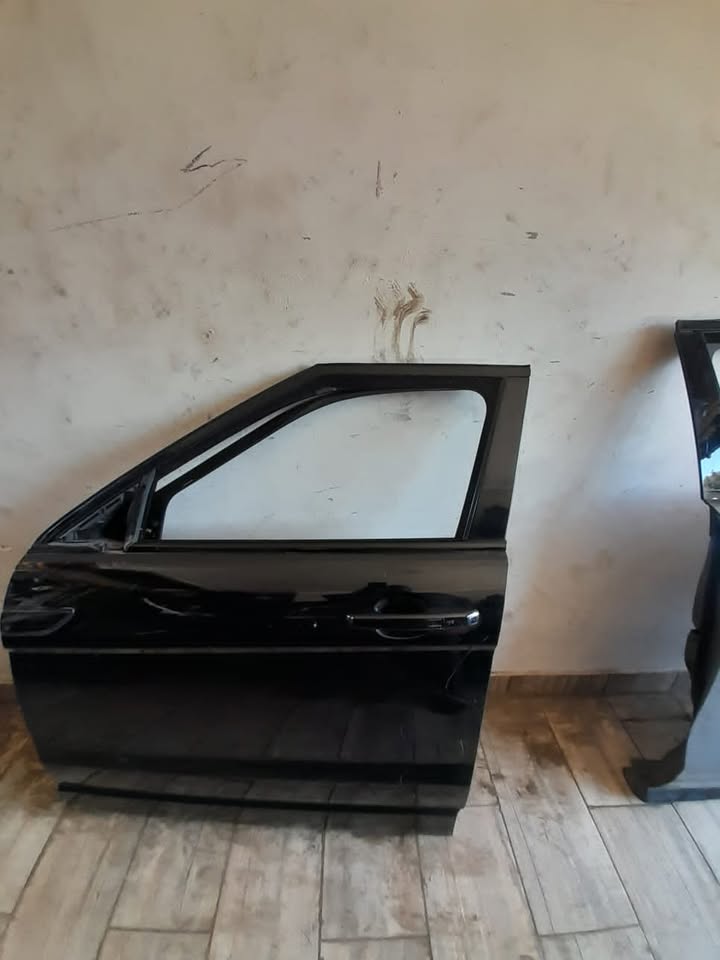 Range rover evoque doorshell - Private Seller