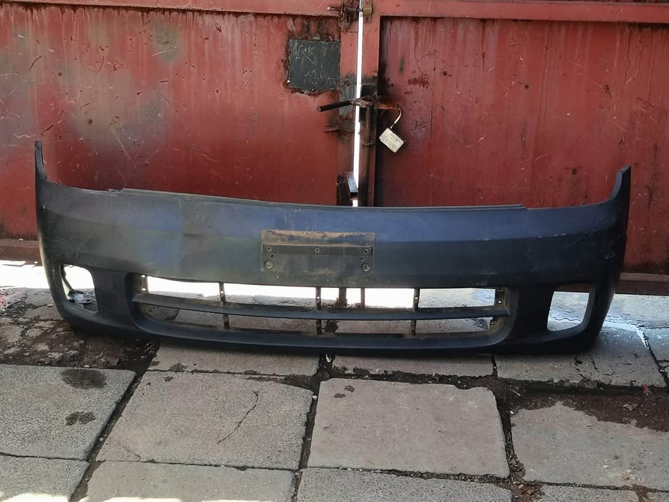 Kia K2700 bumper - Private Seller Kia K2700 bumper - Private Seller