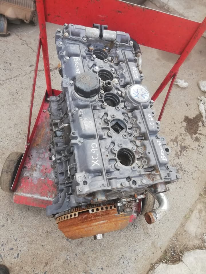 Volvo XC90 2.5l 2006 Complete Cylinder Head For Sale! Guarantee Offered and Delivery Countrywide. - Private Seller Volvo XC90 2.5l 2006 Complete Cylinder Head For Sale! Guarantee Offered and Delivery Countrywide. - Private Seller