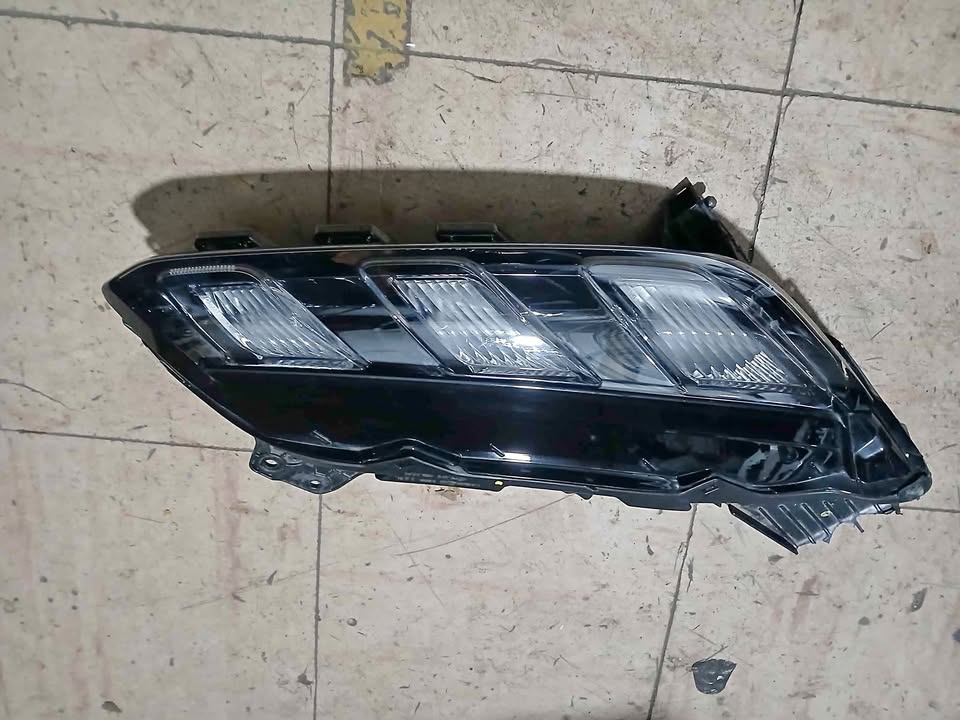 Suzuki grand vitara headlight - Private Seller Suzuki grand vitara headlight - Private Seller