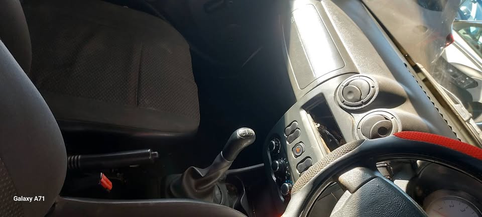 Nissan Np200 1.6i Manual petrol