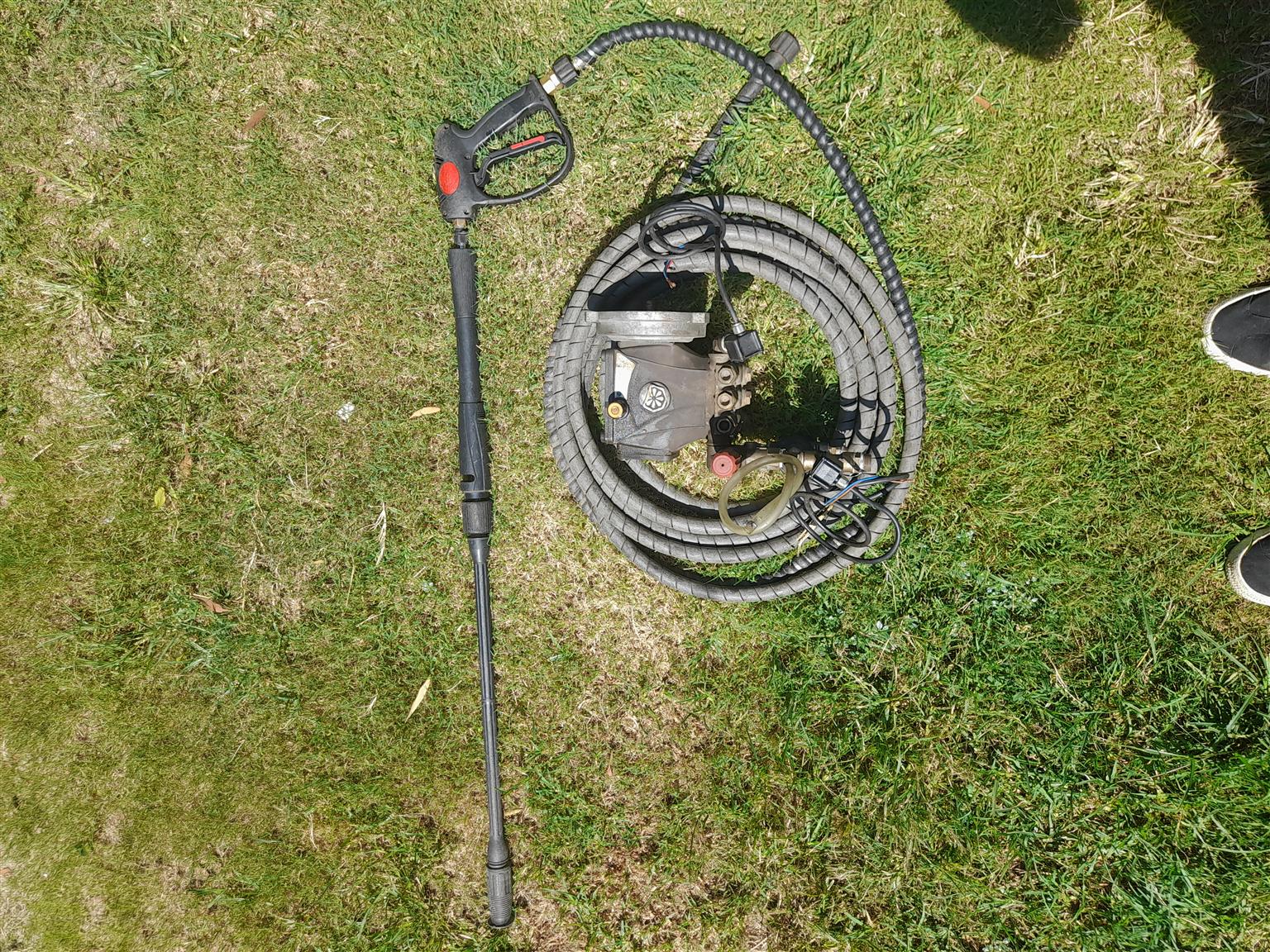 250 Bar Pressure washer interpump gun and pipe | Junk Mail Marketplace