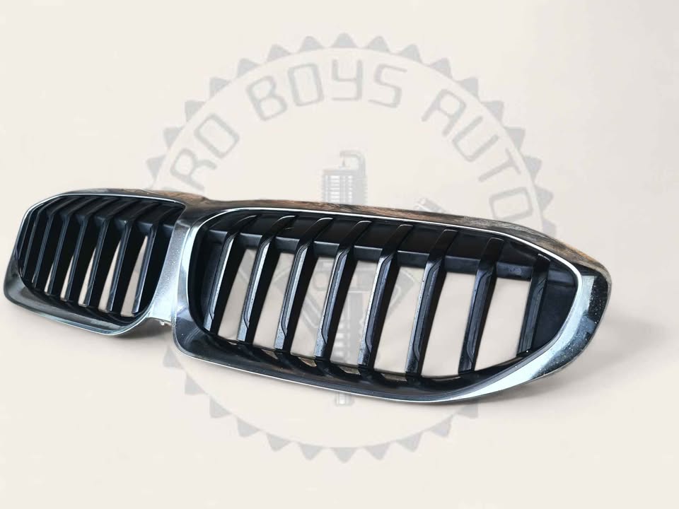 2018-2023 BMW G20 3 SERIES PREFACE CHROME MAIN KIDNEY GRILL AVAILABLE FOR SALE - Private Seller 2018-2023 BMW G20 3 SERIES PREFACE CHROME MAIN KIDNEY GRILL AVAILABLE FOR SALE - Private Seller