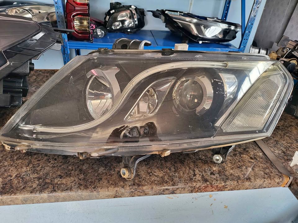 Mahindra luv 500 left headlight for sale. - Private Seller Mahindra luv 500 left headlight for sale. - Private Seller