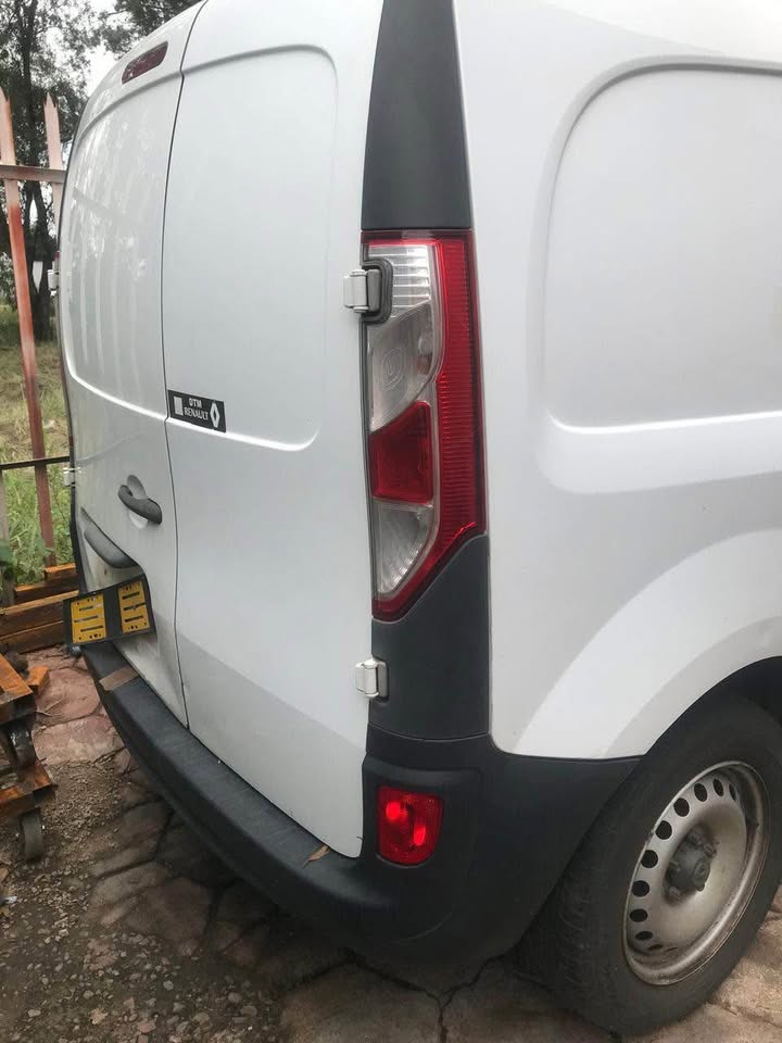 RENAULT KANGOO STRIPPING FOR PARTS ON SALE CALL: or WHATSAPP: - Private Seller