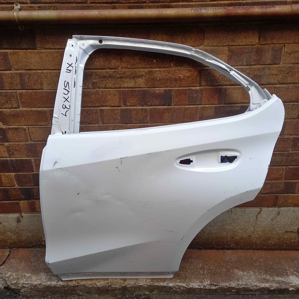Lexus ux back door left - Private Seller Lexus ux back door left - Private Seller