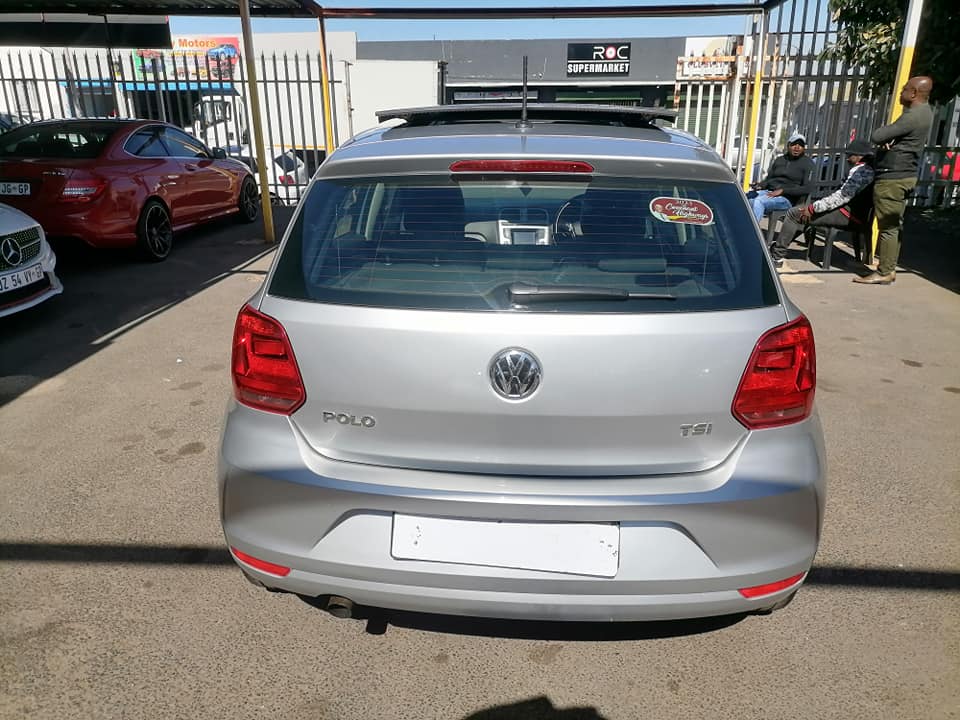 2017 Volkswagen polo 1.2 TSI Comfortline Sunroof and Automatic