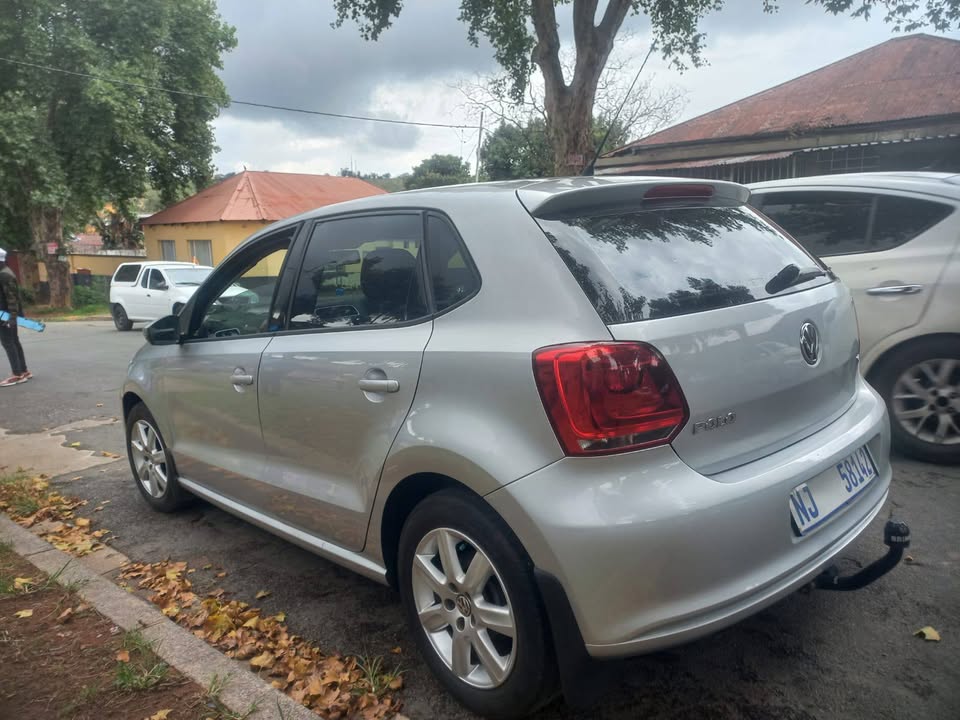 2011 VW POLO 6 Hatchback 1.4 Petrol. Manual. Call Inno . Silver Color,
