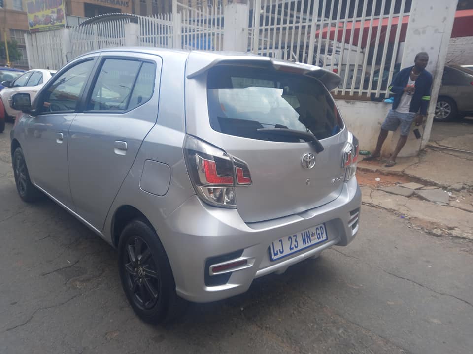 2021 TOYOTA AGYA 1.0 PETROL,  MANUAL TRANSMISSION, SILVER COLOUR,52000KM