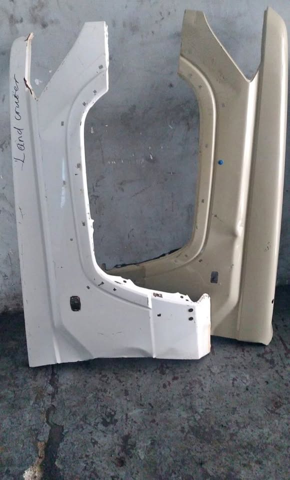 Toyota land Cruiser series 79 Fenders - Private Seller Toyota land Cruiser series 79 Fenders - Private Seller