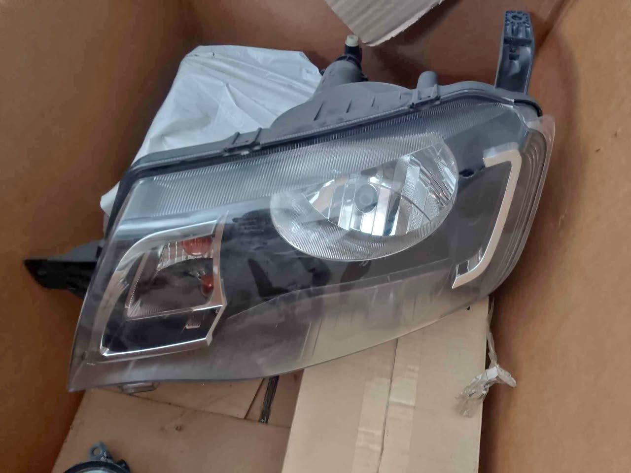 Renault kwid left headlight - Private Seller Renault kwid left headlight - Private Seller