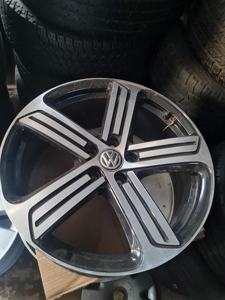 Vw Golf mags size 19 pcs 5x112  still in good condition