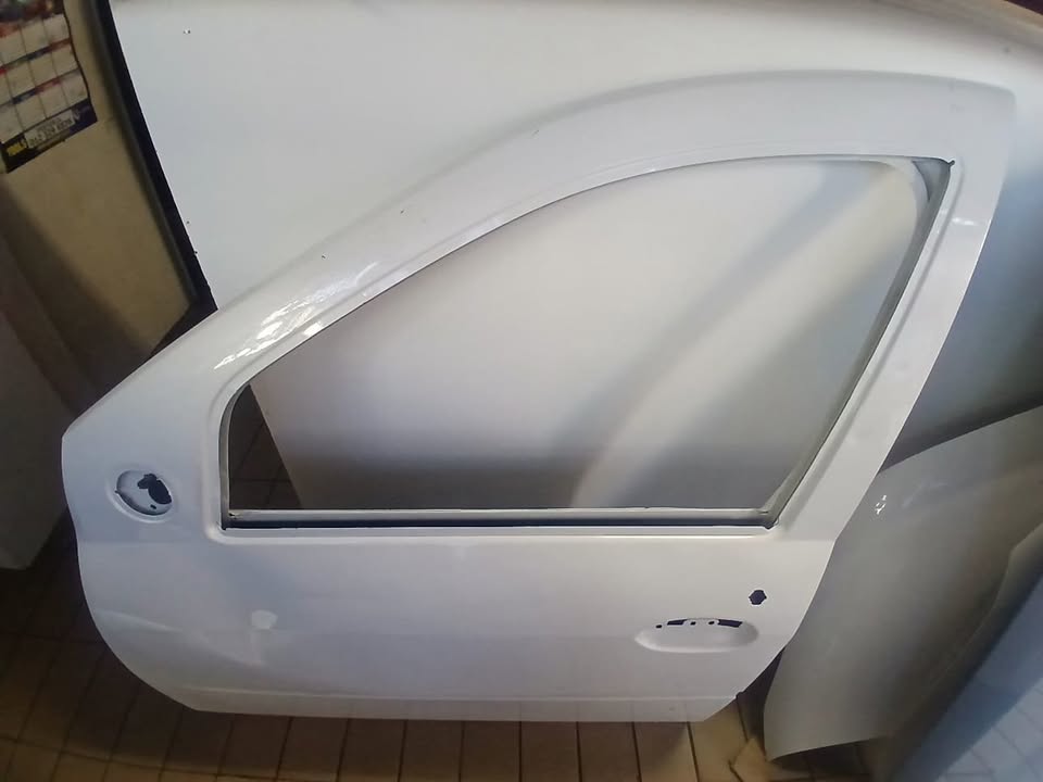 2017 NISSAN NP 200 LEFT FRONT PASSENGER DOOR FOR SALE - Private Seller 2017 NISSAN NP 200 LEFT FRONT PASSENGER DOOR FOR SALE - Private Seller