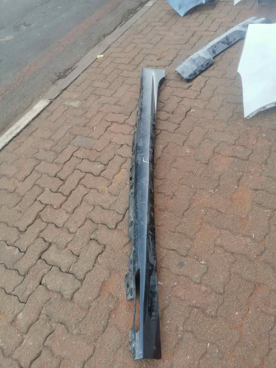 BMW G20 MSport right side skirt - Private Seller BMW G20 MSport right side skirt - Private Seller