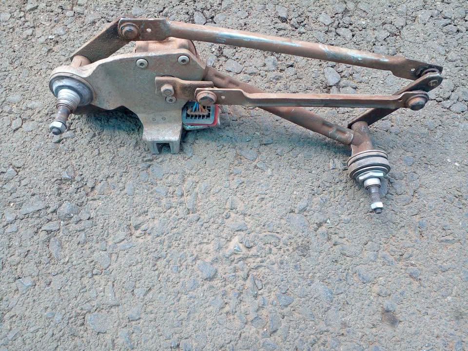2011 Ford Figo wiper motor and meg - Private Seller 2011 Ford Figo wiper motor and meg - Private Seller